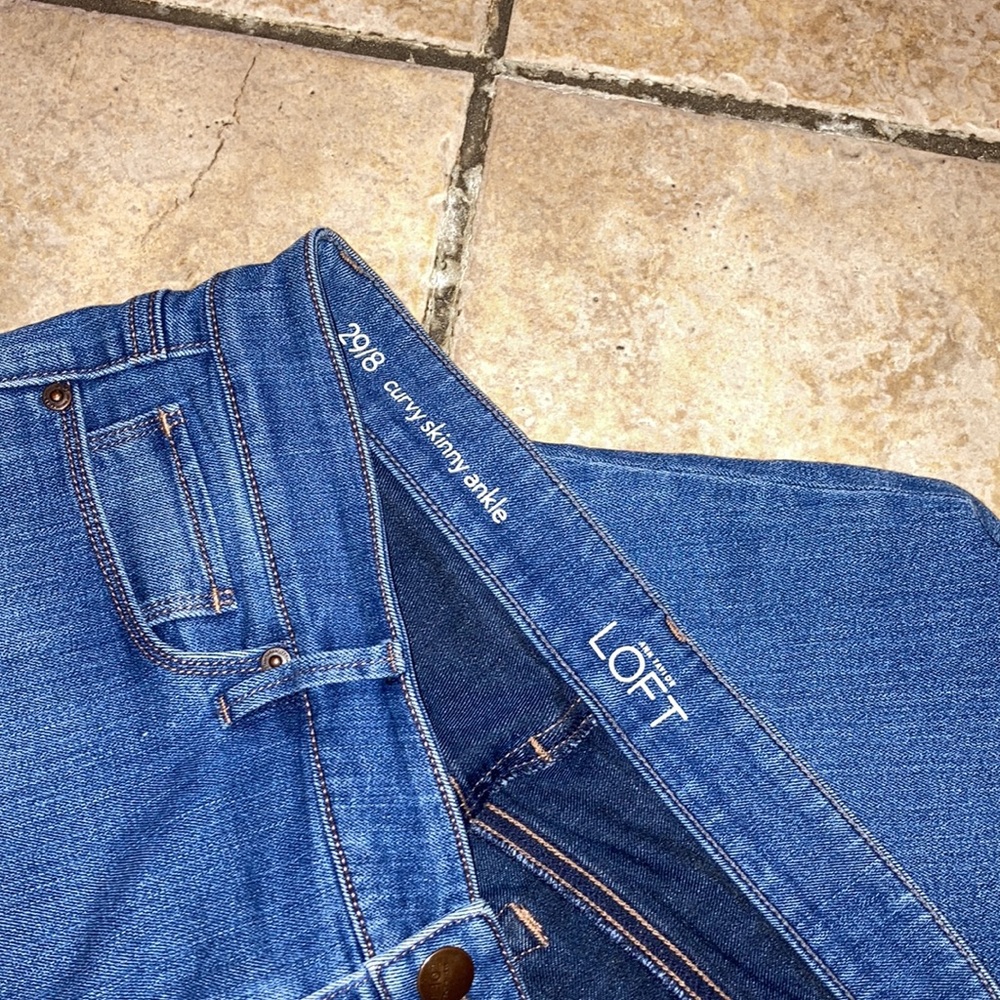 Loft Curvy Skinny Ankle Jeans Size 29 - Picture 3 of 3